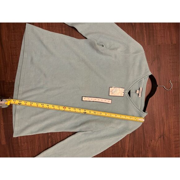 Croft & Barrow NWT Aqua Sea Blue V-Neck Sweater, Sz Large - Picture 2 of 7